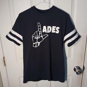 Gildan's Lades T-shirt